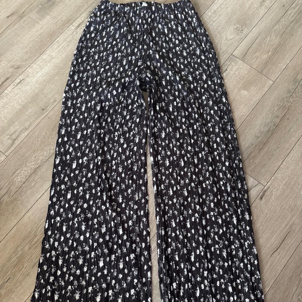 Topshop floral crinkle plisse pants